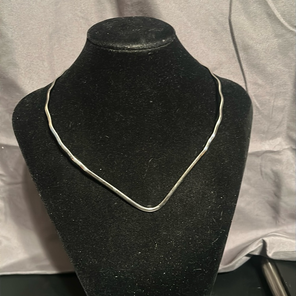 Sleek Silver Necklace for Women